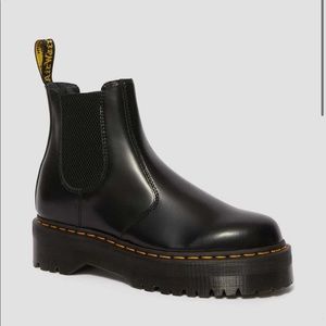 Dr. Martens - Chelsea Platform Boot
